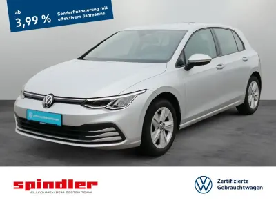 Second-hand VW Golf VIII Life 131 CP (96 kW) 2022 Argintiu Berlinǎ