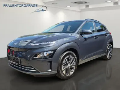 Gebraucht Hyundai Kona Edition 30+ 100 kW (136 PS) 2023 Schwarz SUV