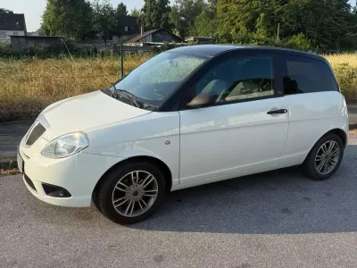Gebraucht Lancia Ypsilon 60 PS (44 kW) 2009 Weiß Kleinwagen
