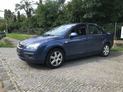 gebraucht Ford Focus 1,6 Ghia limo