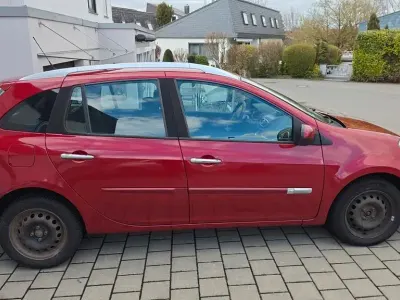 Begagnad Renault Clio II 75 HK (55 kW) 2009 Röd Kombi