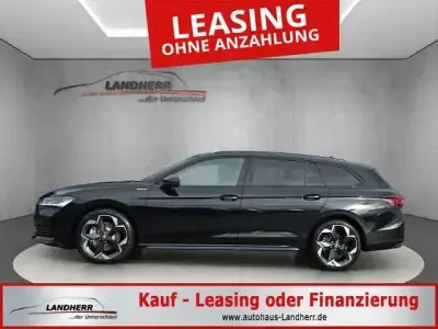 Neu Skoda Superb 193 PS (141 kW) 2025 Cobalt blau metallic Kombi