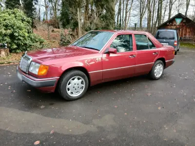 Gebraucht Mercedes E230 132 PS (97 kW) 1990 Limousine