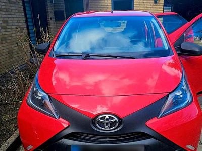 Gebraucht Toyota Aygo 69 PS (50 kW) 2018 Rot Kleinwagen