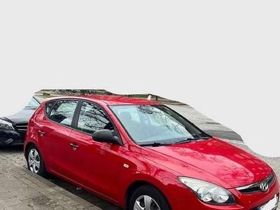 Gebraucht Hyundai i30 Edition+ 109 PS (80 kW) 2009 Rot Limousine