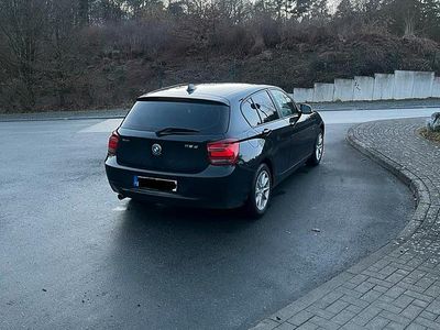 Gebraucht BMW 118 143 PS (105 kW) 2014 Schwarz Kleinwagen
