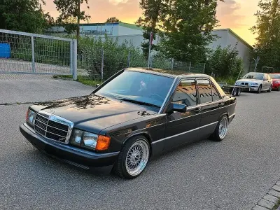 Gebraucht Mercedes 190 132 PS (97 kW) 1990 Limousine