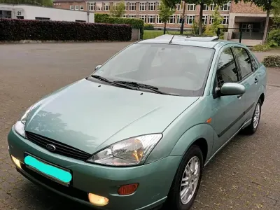 Usado Ford Focus 115 CV (84 kW) 2000 Verde Berlina