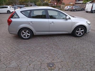 Gebraucht Kia Ceed Sportswagon 116 PS (85 kW) 2010 Silber Kombi