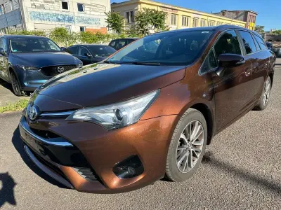 Gebraucht Toyota Avensis Business Edition 143 PS (105 kW) 2015 Sunset bronze mc Kombi