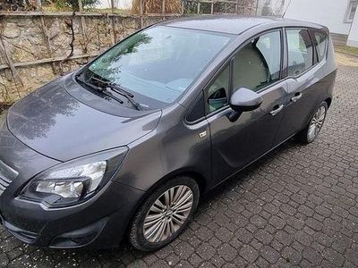Grau Gebraucht 2011 Opel Meriva Edition Van / Kleinbus | 5.200 € (Fairer Preis)
