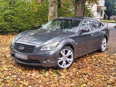 Grau Gebraucht 2011 Infiniti Q70 Limousine | 11.500 €