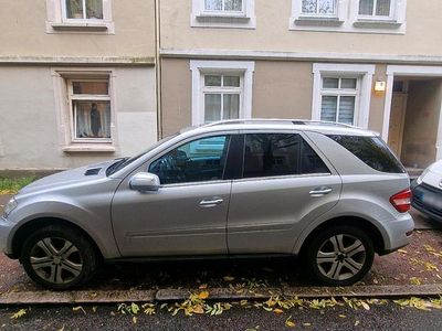 Gebraucht Mercedes ML350 231 PS (169 kW) 2010 Silber SUV