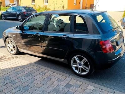 Begagnad Fiat Stilo 95 HK (69 kW) 2006 Grå Sedan