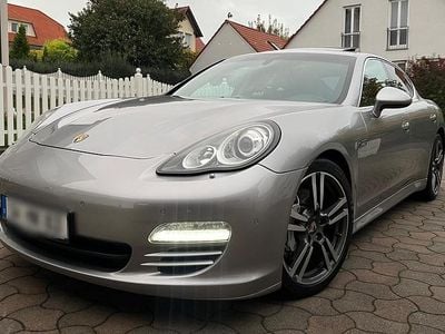 Porsche Panamera 4S