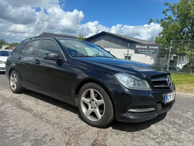 Gebraucht Mercedes C180 120 PS (88 kW) 2012 Schwarz Limousine