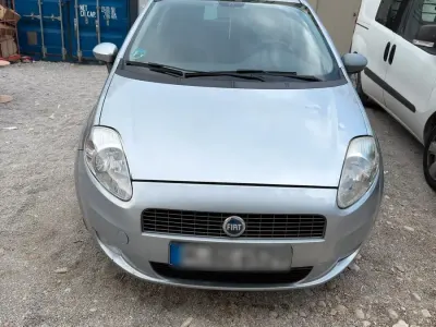 Usata Fiat Grande Punto 77 CV (56 kW) 2006 Grigio Utilitaria