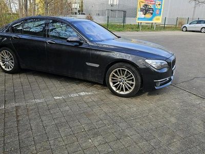 BMW 730