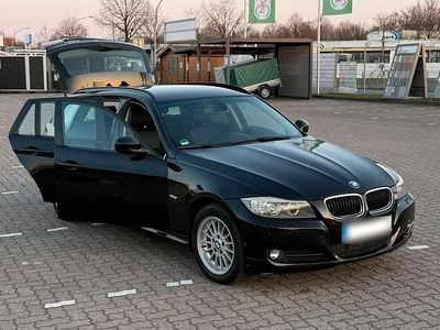 Gebraucht BMW 320 184 PS (135 kW) 2011 Schwarz Kombi