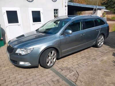 gebraucht Skoda Superb COMBI 2,0 TDI DSG Elegance mit Standheizung