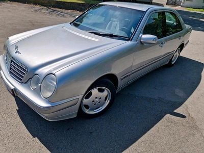 Mercedes E270