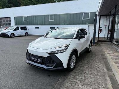 Neu Toyota C-HR Business Edition 140 PS (102 kW) 2025 Weiß SUV