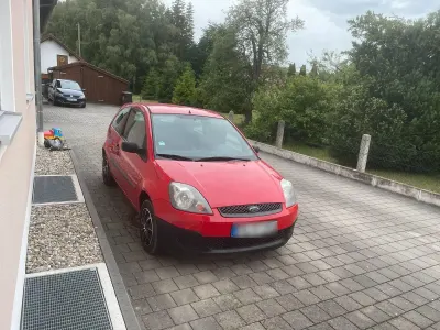 Gebraucht Ford Fiesta 80 PS (58 kW) 2005 Rot Kleinwagen
