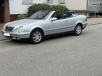 Usata Mercedes CLK200 Elegance 136 CV (100 kW) 1999 Argento Cabrio