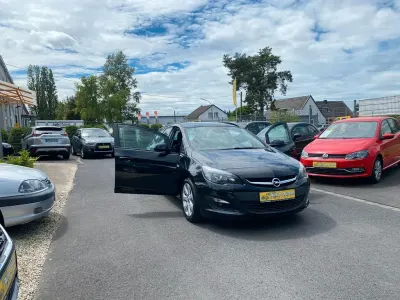 Gebraucht Opel Astra 140 PS (102 kW) 2015 Schwarz Limousine