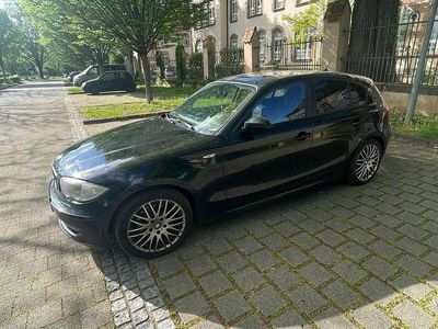 Second-hand BMW 118 143 CP (105 kW) 2009 Negru Hatchback