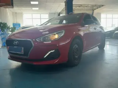 Second-hand Hyundai i30 YES! 120 CP (88 kW) 2020 Roșu Berlinǎ