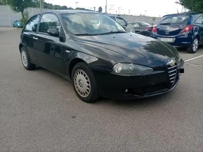Gebraucht Alfa Romeo 147 105 PS (77 kW) 2005 Schwarz Kleinwagen