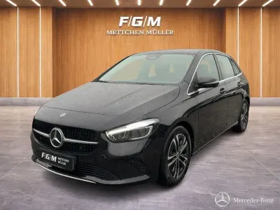 Gebraucht Mercedes B180 Progressive 136 PS (100 kW) 2025 Lack kosmosschwarz Kleinwagen