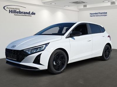 Neu Hyundai i20 Blackline 90 PS (66 kW) 2026 Weiss Kleinwagen