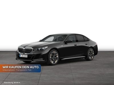 Gebraucht BMW 520 Comfort Edition 190 PS (139 kW) 2025 Black sapphire metallic Limousine