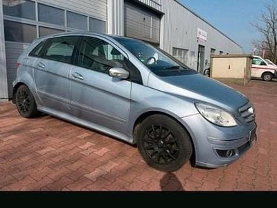 Usata Mercedes B200 140 CV (102 kW) 2005 Blu Monovolume