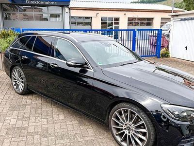 Gebraucht Mercedes E300 AMG 265 PS (194 kW) 2022 Schwarz Limousine