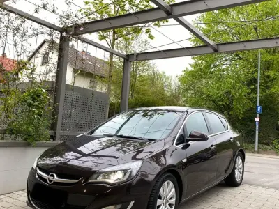 Gebraucht Opel Astra 110 PS (80 kW) 2013 Kombi