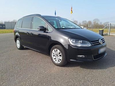 Gebraucht VW Sharan Comfortline 150 PS (110 kW) 2019 Schwarz Van / Kleinbus