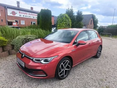 Gebraucht VW Golf VIII Highline 131 PS (96 kW) 2021 Kings red metallic Limousine