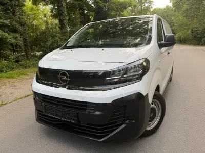 Gebraucht Opel Vivaro-e Combi 144 PS (105 kW) 2025 Weiß Van / Kleinbus