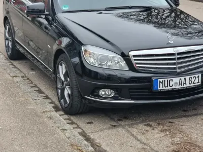 Gebraucht Mercedes C180 2010 Schwarz Limousine