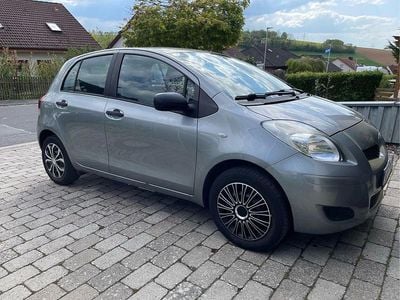 Brugt Toyota Yaris 69 HK (50 kW) 2009 Grå Hatchback