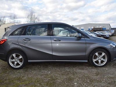 Usata Mercedes B180 122 CV (89 kW) 2013 Grigio Monovolume