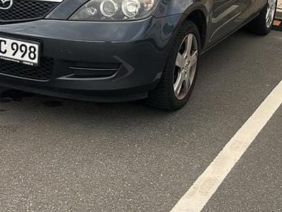 Grau Gebraucht 2005 Mazda 2 Kleinwagen | 2.100 €