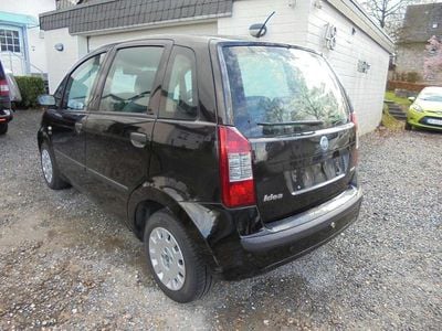 Schwarz Gebraucht 2006 Fiat Idea Van / Kleinbus | 550 €