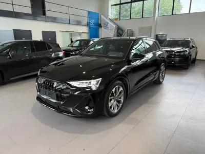 Gebraucht Audi e-tron S-Line 300 kW (408 PS) 2022 Schwarz SUV