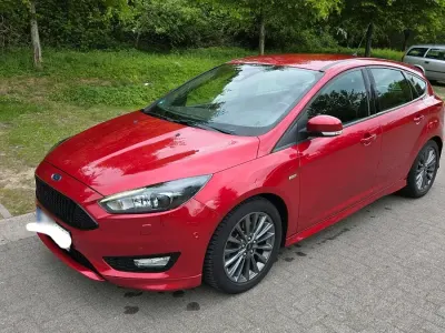 Gebraucht Ford Focus ST-Line 182 PS (133 kW) 2017 Rot Limousine