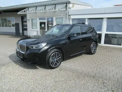Gebraucht BMW iX1 M Sport 230 kW (313 PS) 2025 Schwarz SUV