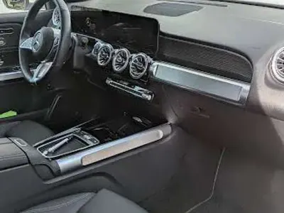 Gebraucht Mercedes GLB200 Advanced 163 PS (119 kW) 2025 Weiß SUV